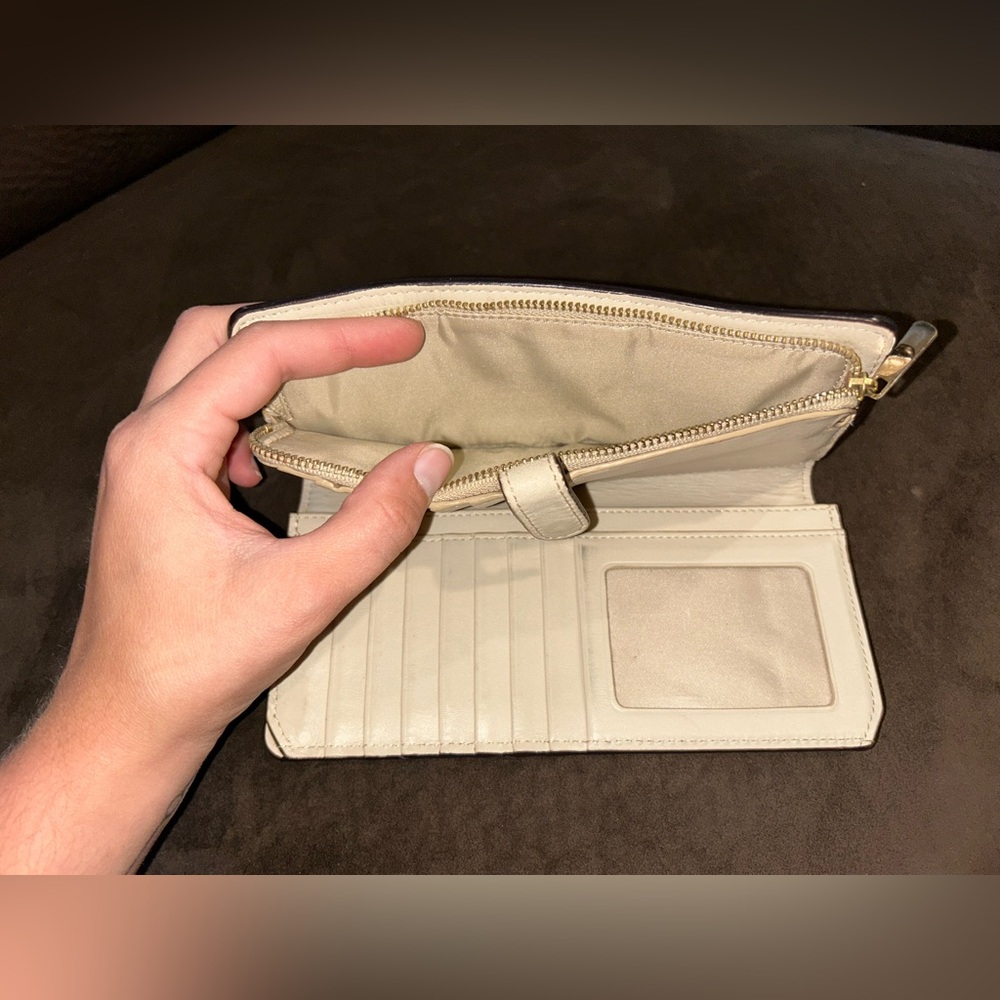 Cream Wallet - Picture 4 of 4